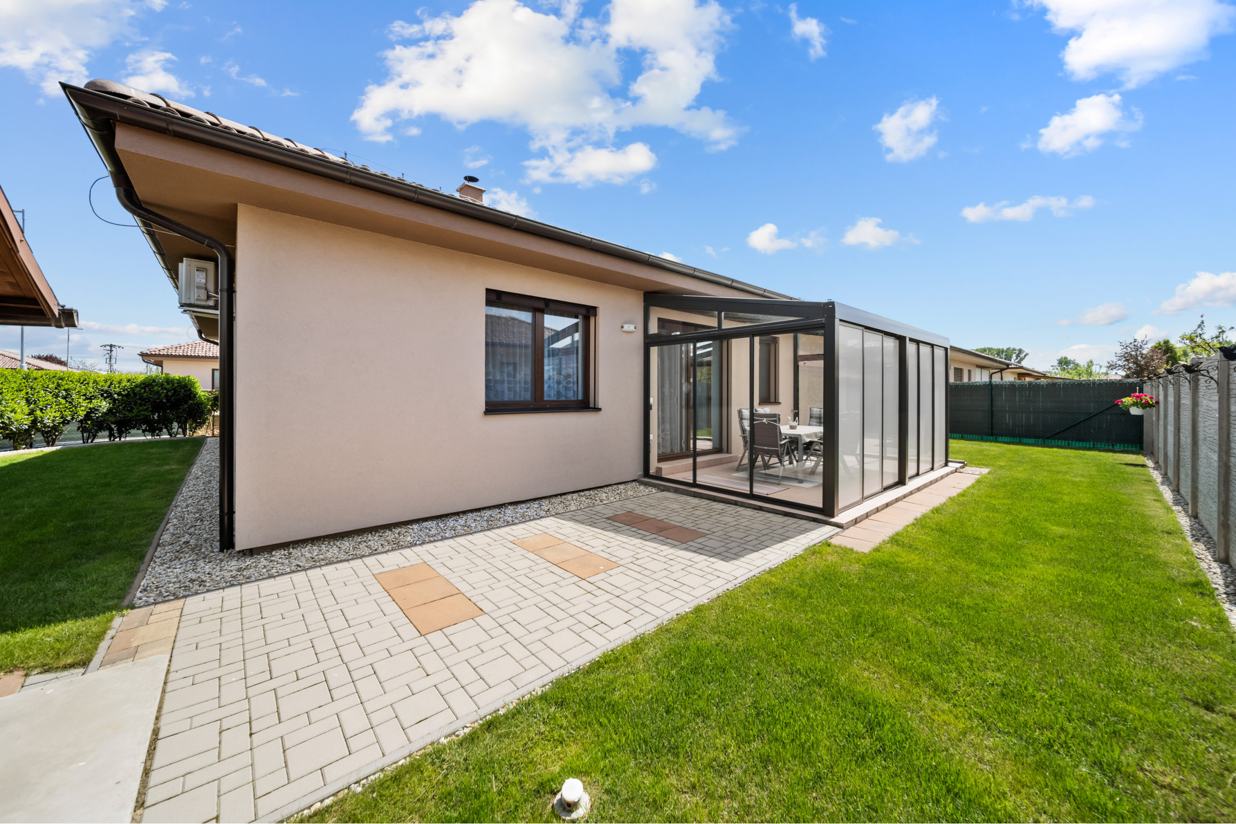 Priestranný 4 izbový dom s garážou, Senec - Hurbanova Ves