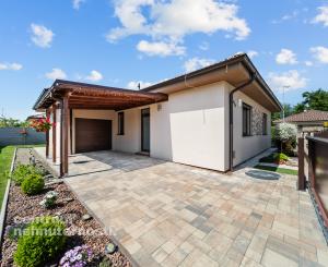 Priestranný 4 izbový dom s garážou, Senec - Hurbanova Ves