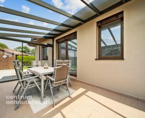 Priestranný 4 izbový dom s garážou, Senec - Hurbanova Ves