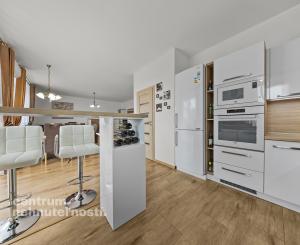 Priestranný 4 izbový dom s garážou, Senec - Hurbanova Ves