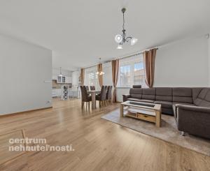 Priestranný 4 izbový dom s garážou, Senec - Hurbanova Ves