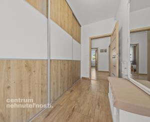 Priestranný 4 izbový dom s garážou, Senec - Hurbanova Ves