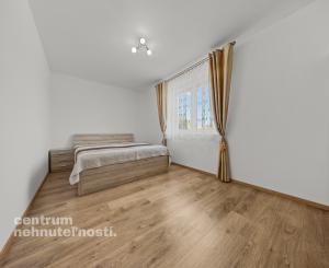 Priestranný 4 izbový dom s garážou, Senec - Hurbanova Ves