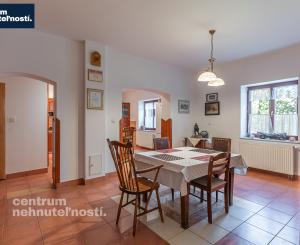 Pálffyho poľovnícke panstvo s vlastným lesom a jazerom