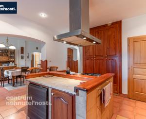 Pálffyho poľovnícke panstvo s vlastným lesom a jazerom