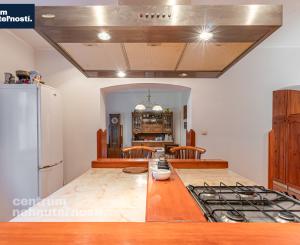 Pálffyho poľovnícke panstvo s vlastným lesom a jazerom