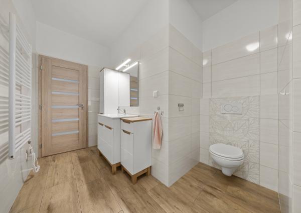 Priestranný 4 izbový dom s garážou, Senec - Hurbanova Ves