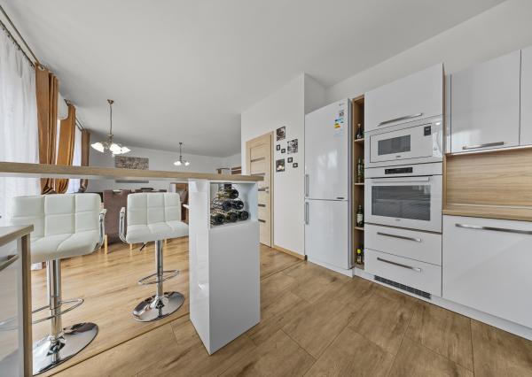 Priestranný 4 izbový dom s garážou, Senec - Hurbanova Ves