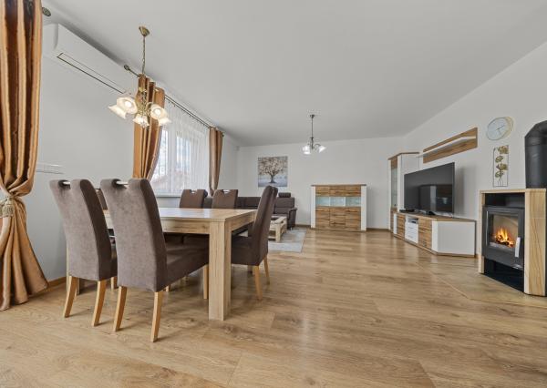 Priestranný 4 izbový dom s garážou, Senec - Hurbanova Ves