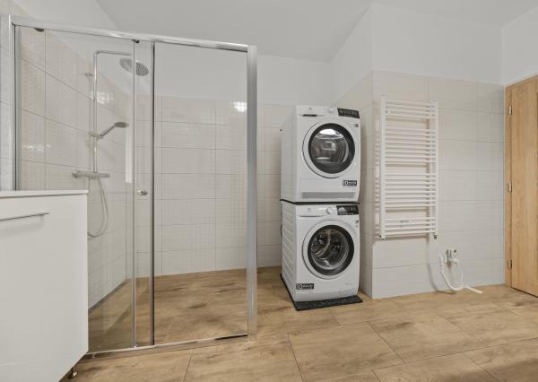 Priestranný 4 izbový dom s garážou, Senec - Hurbanova Ves