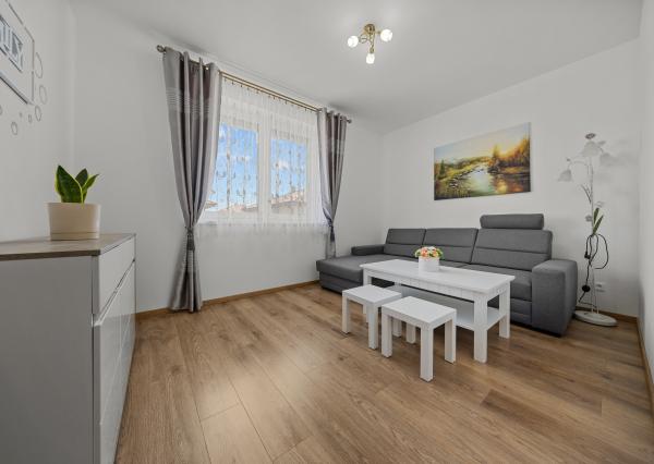 Priestranný 4 izbový dom s garážou, Senec - Hurbanova Ves