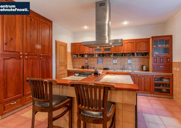 Pálffyho poľovnícke panstvo s vlastným lesom a jazerom