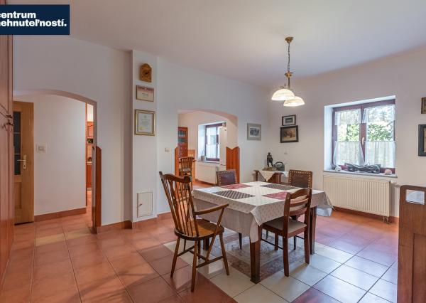 Pálffyho poľovnícke panstvo s vlastným lesom a jazerom