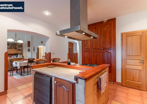 Pálffyho poľovnícke panstvo s vlastným lesom a jazerom