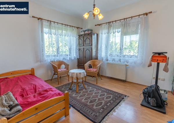 Pálffyho poľovnícke panstvo s vlastným lesom a jazerom