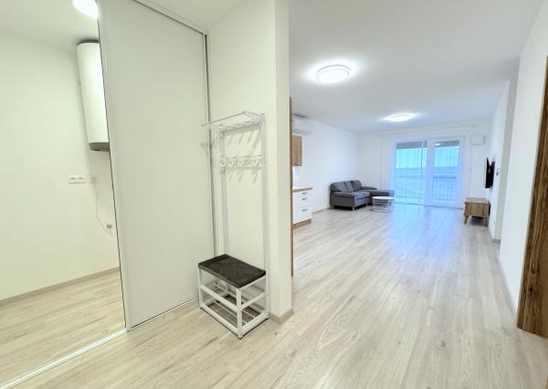 3 izbový byt s parkovaním na prenájom, Senec, novostavba